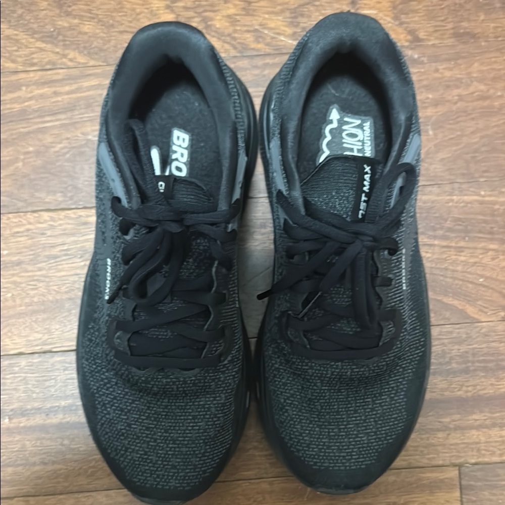 Brooks Ghost Max Black Athletic Shoes